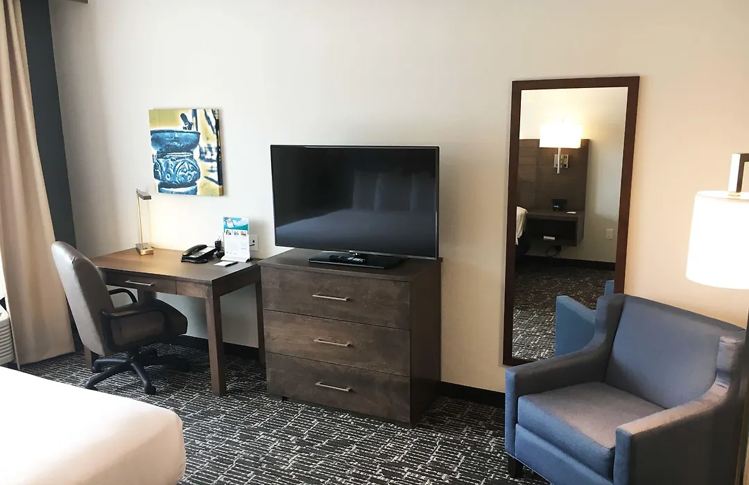 Gundersen Hotel & Suites-1