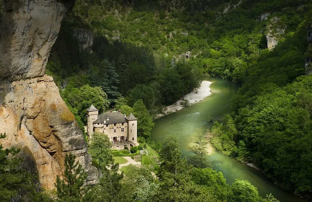 Chateau De La Caze-1