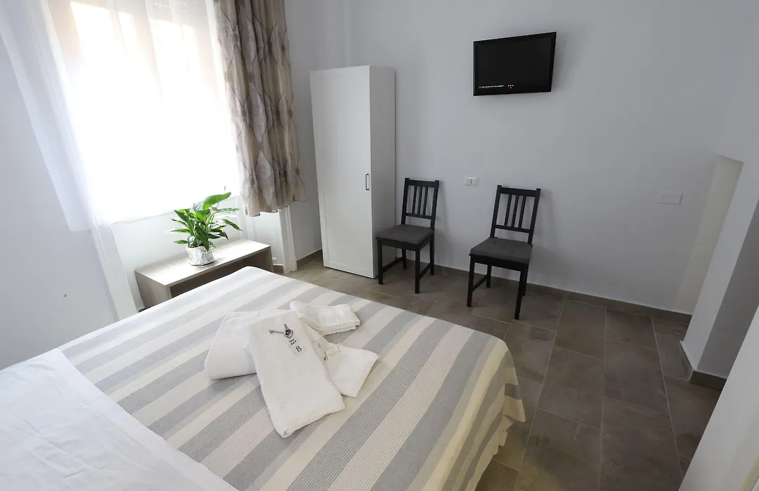 Albergo Leonardo Da Vinci-1