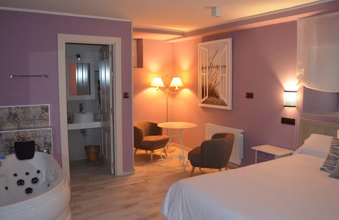 Akla Suites con Jacuzzi Santillana-1