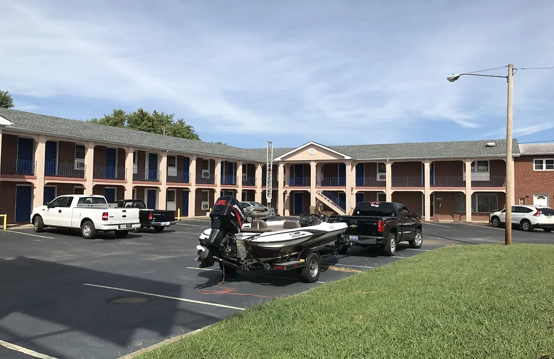 Towne Inn-1