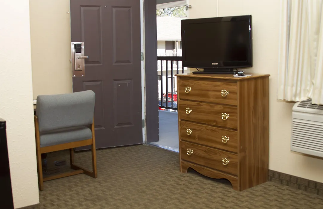 Cottonwood Inn & Suites-1