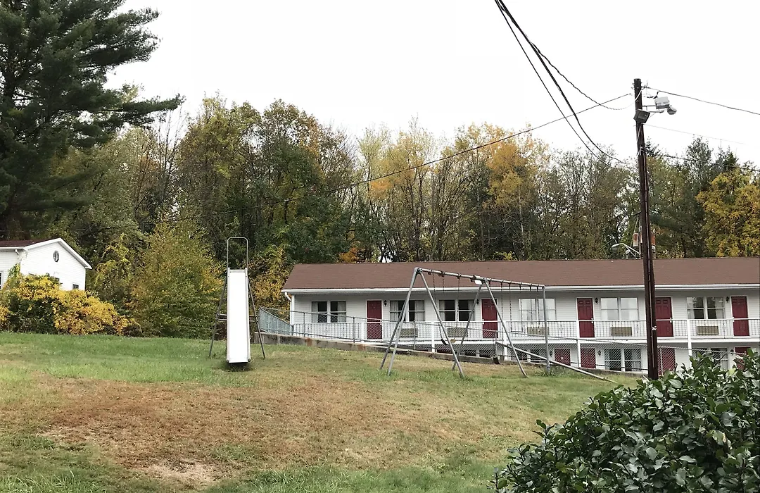 Economy Lodge 682 Main St Sturbridge-1