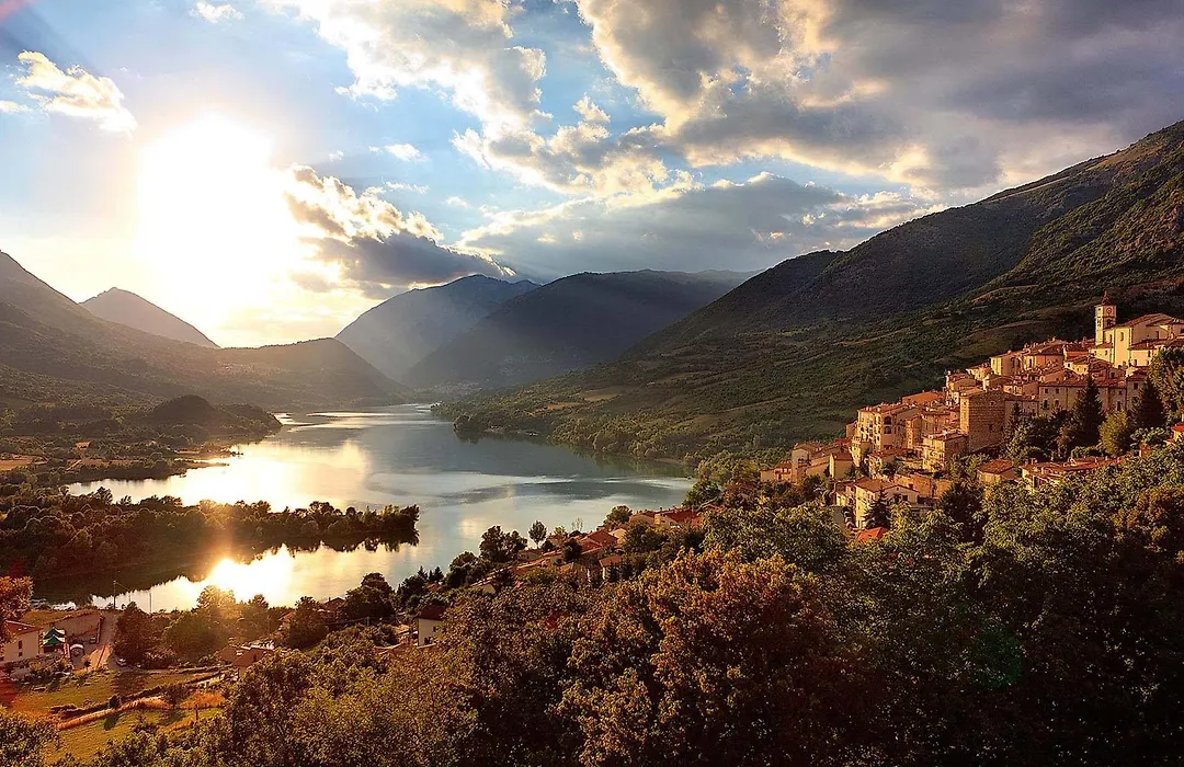 HOTEL HOLIDAYS a Barrea - Natura, Relax e Benessere nel Parco d'Abruzzo-1