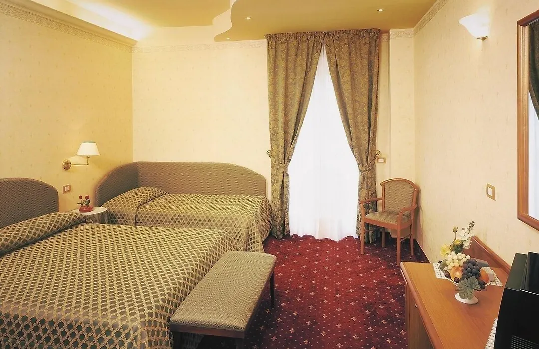 Hotel Aurora-1