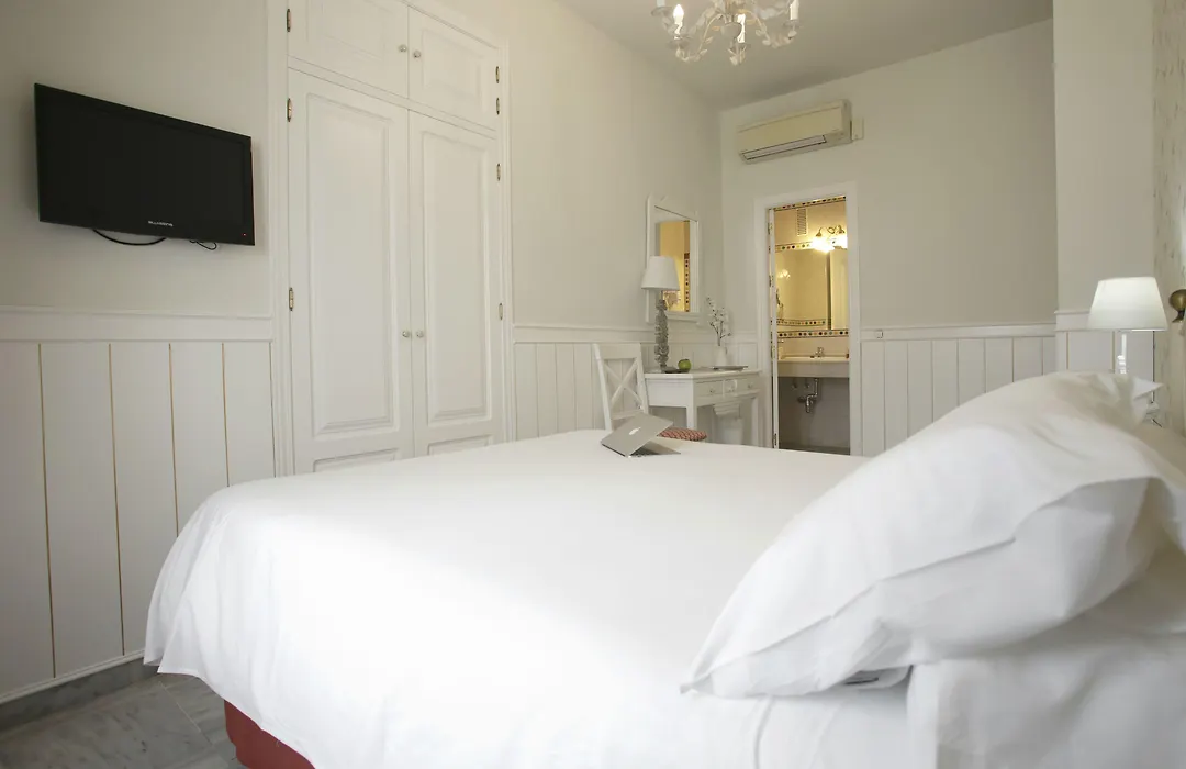 Basic Hotel Puerta De Sevilla-1