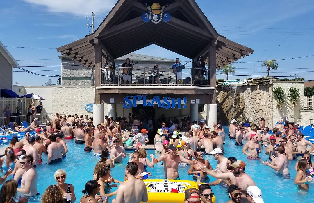 Grand Islander Hotel-1