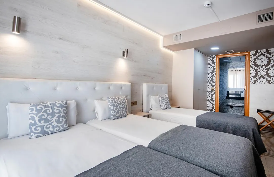 Aparthotel Rambla108-1