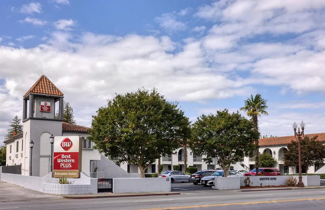 Best Western Plus Executive Suites-1