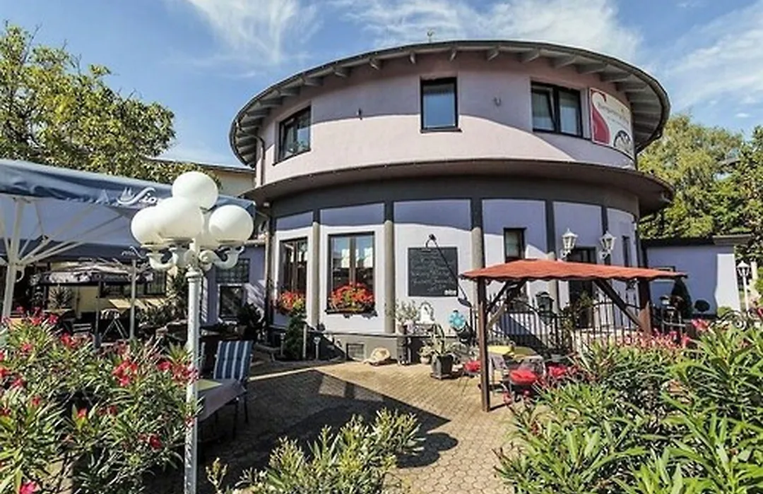 Hotel Kasserolle-1