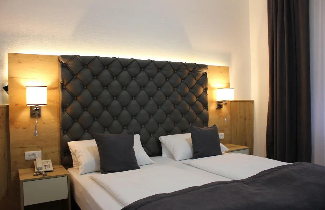 Hotel Rheinbrücke-1