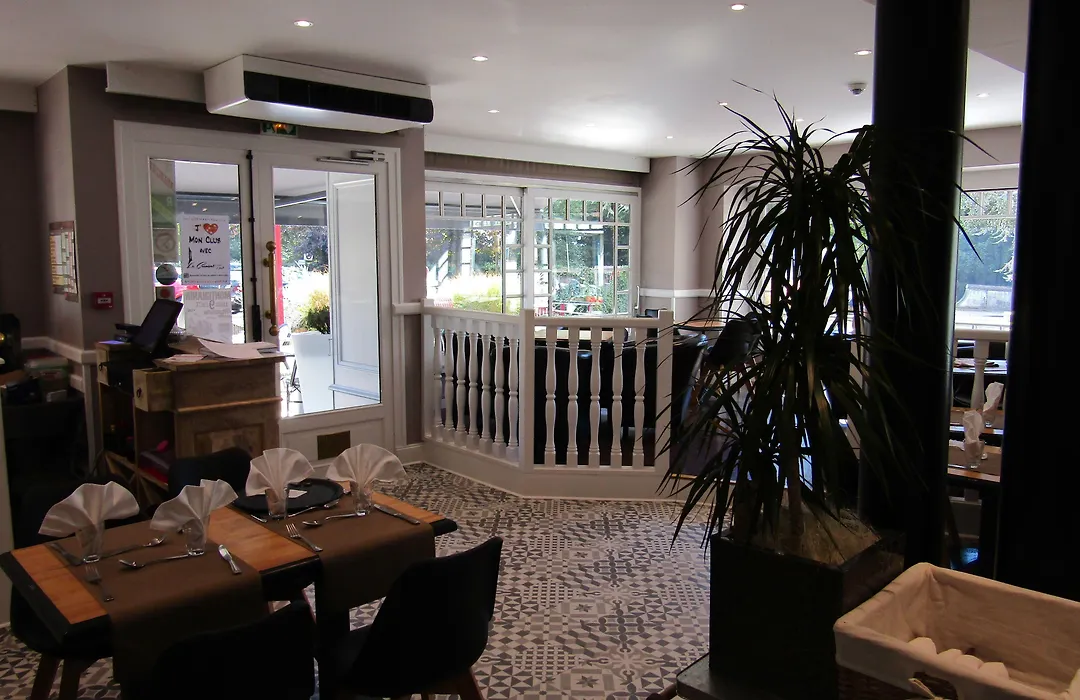 Le Creusot Hotel-1