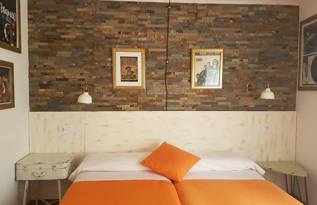 Barri Antic Hostel & Pub-1