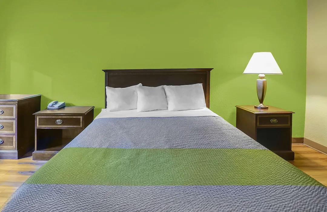 Motel 6-1