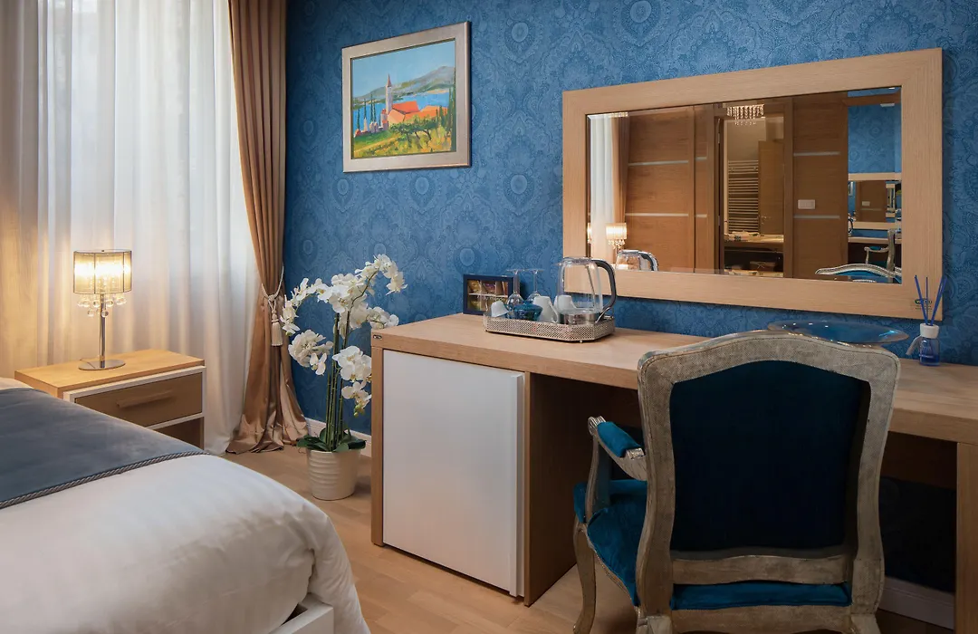 Vip Rooms-1