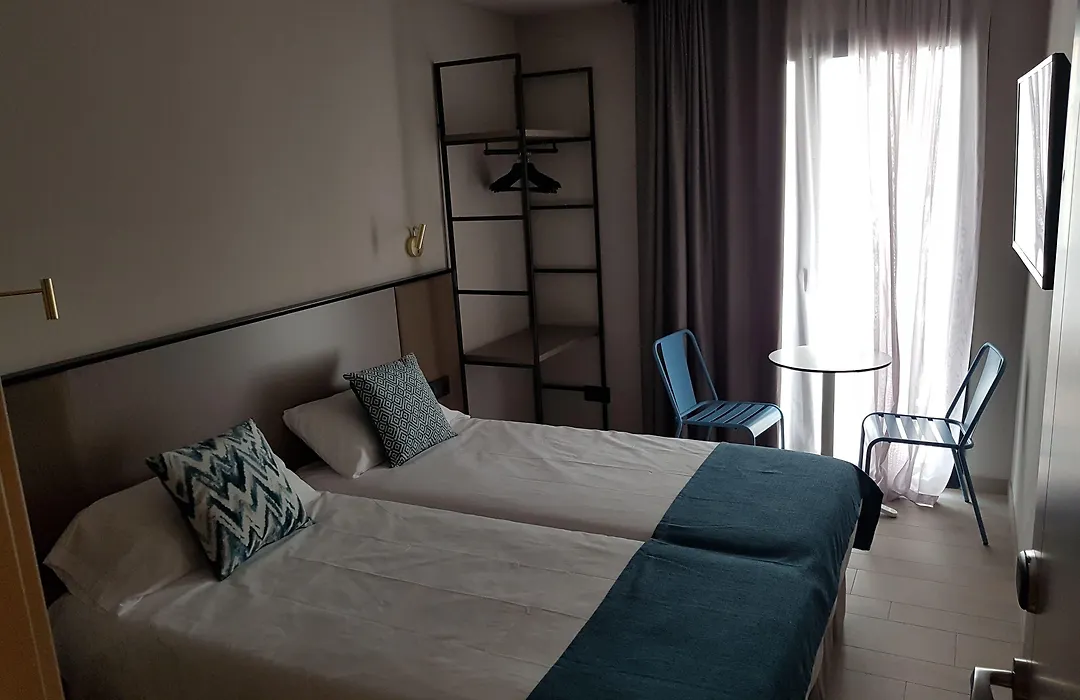 Hotel Torrent-1