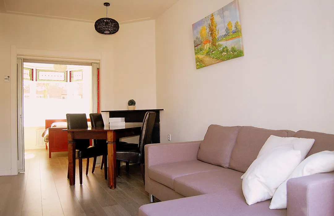 Ensche-Day Inn-1