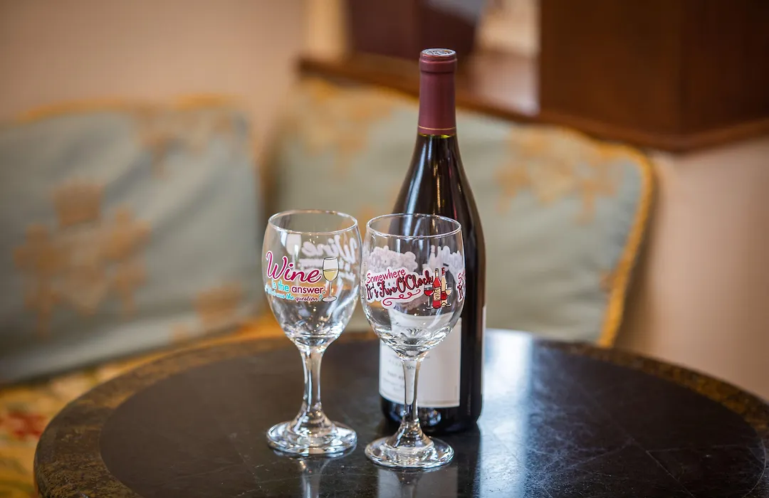 The Vendange Carmel Inn & Suites-1