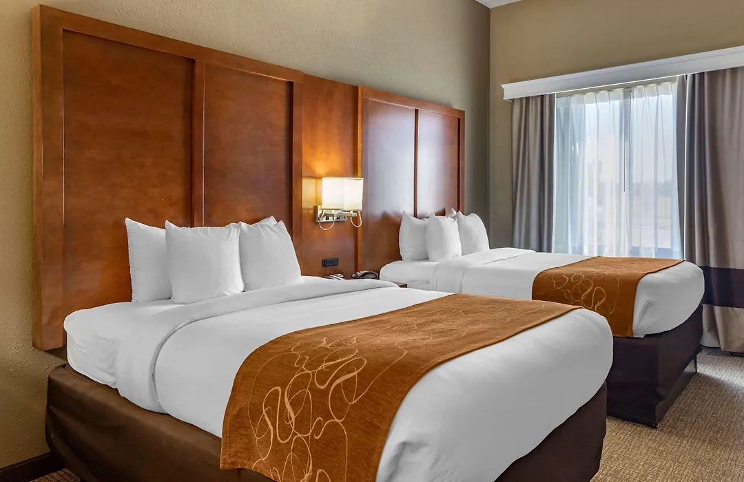 Comfort Suites Batesville-1