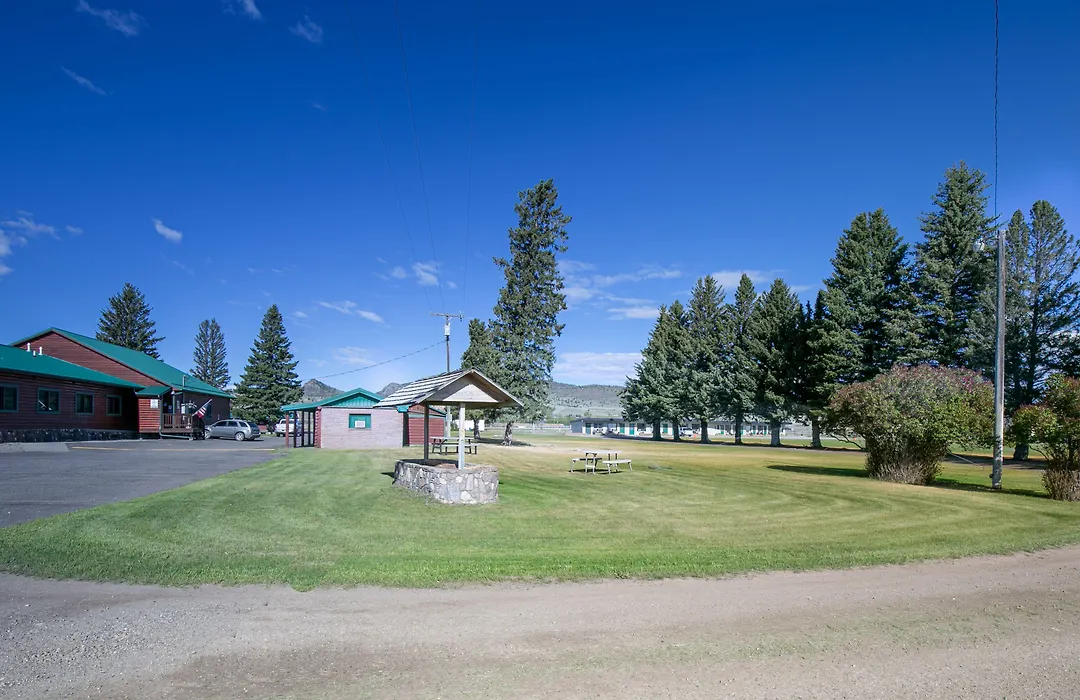 Sportsman'S Lodge-1