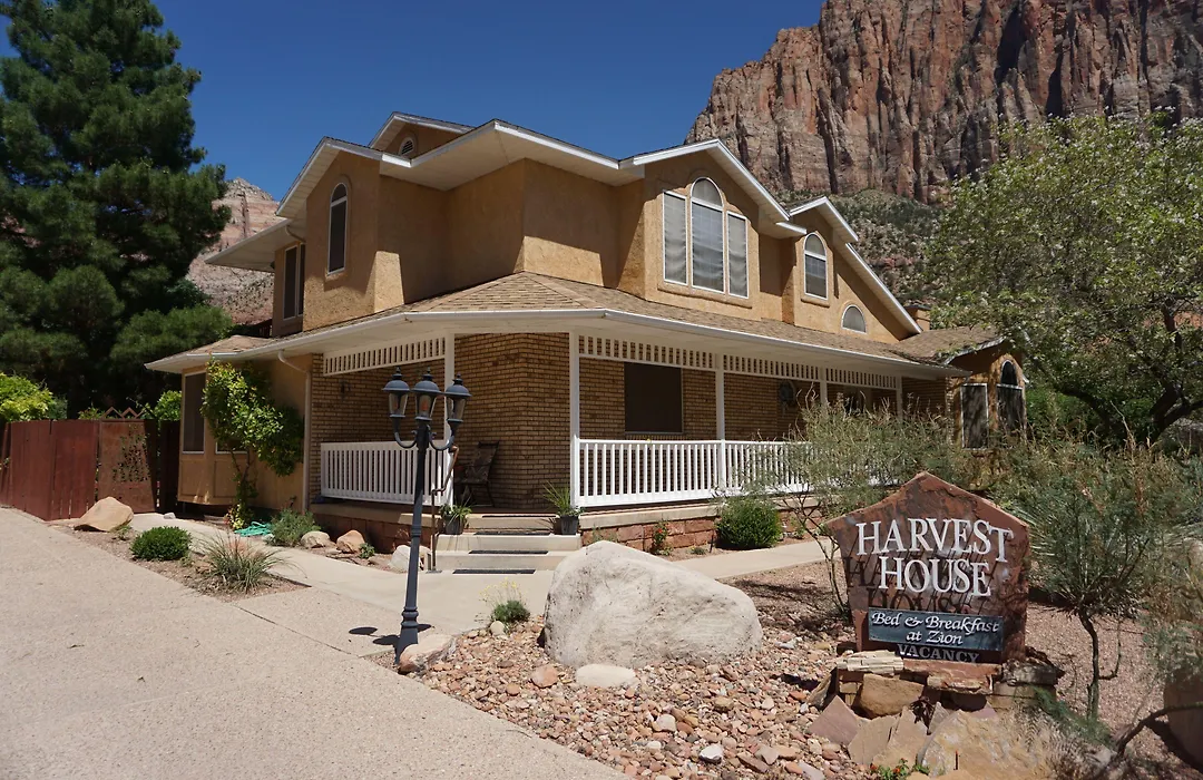 Harvest House Inn-1