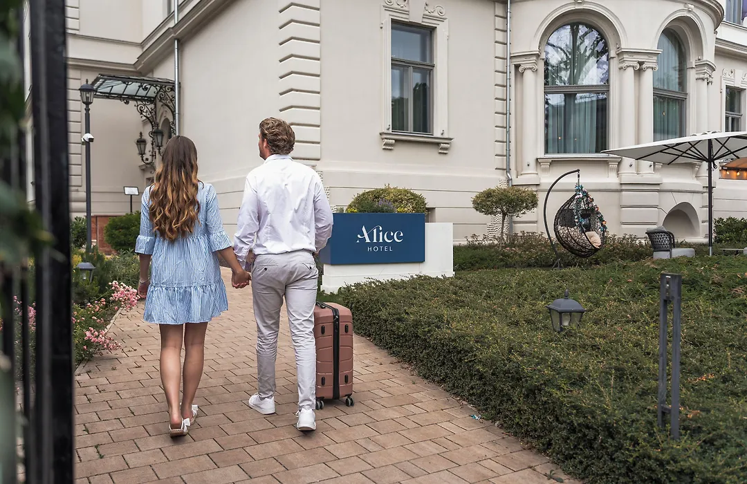 Alice Hotel-1