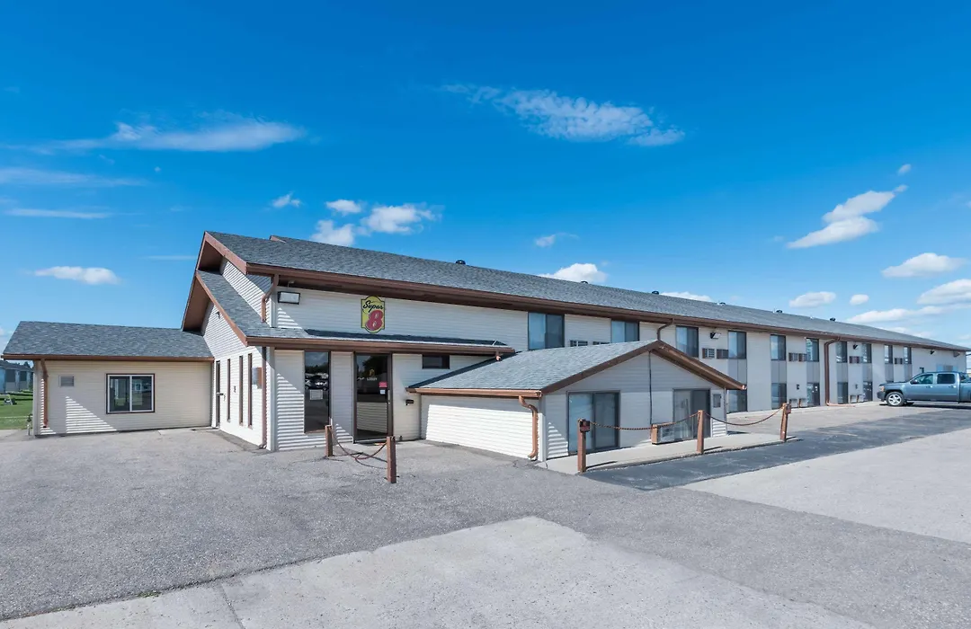 Super 8 By Wyndham Devils Lake-1