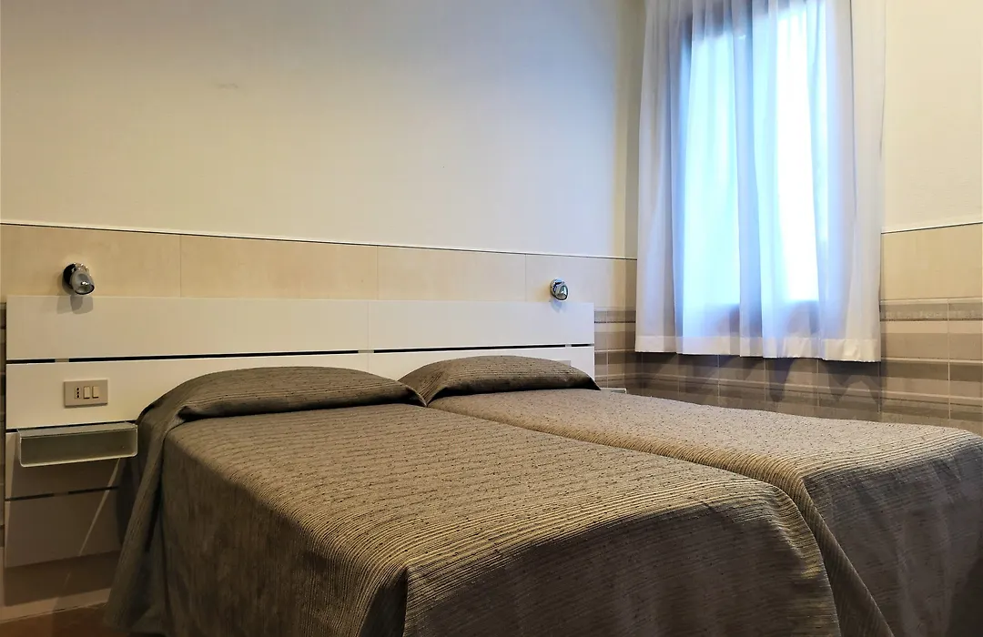 Hotel Rossi-1