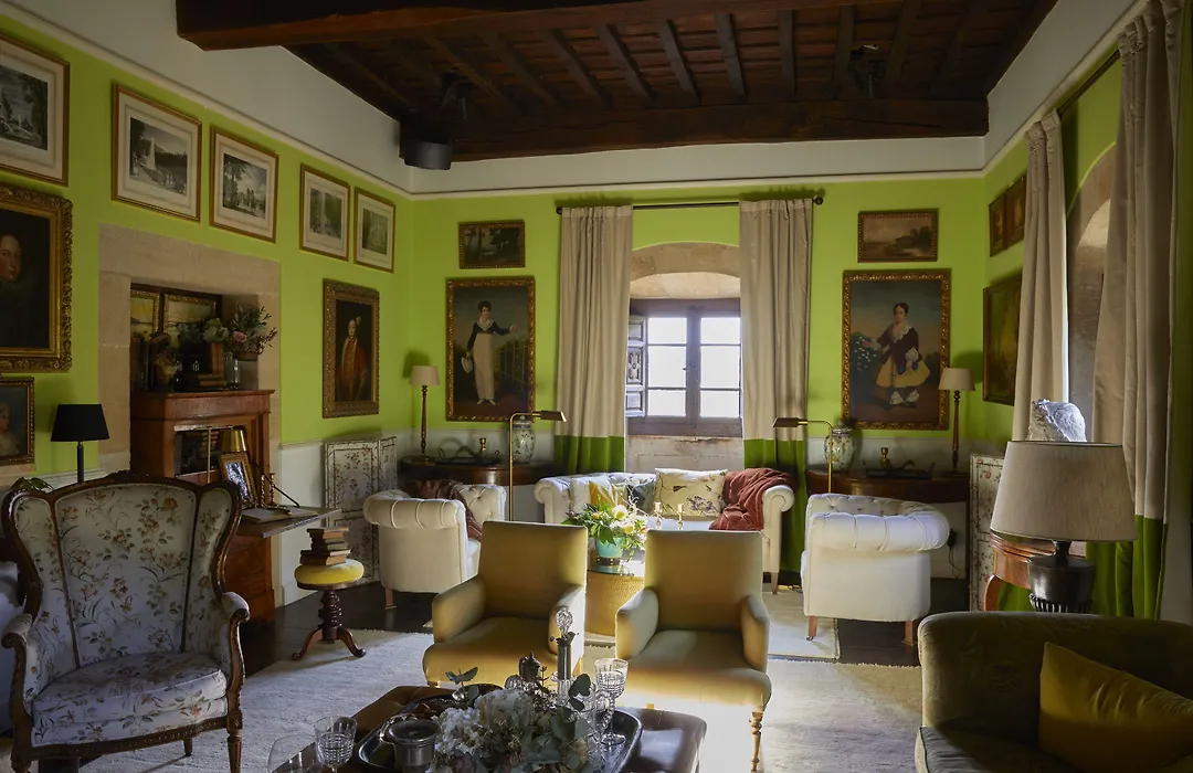 Helguera Palacio Boutique & Antique-1