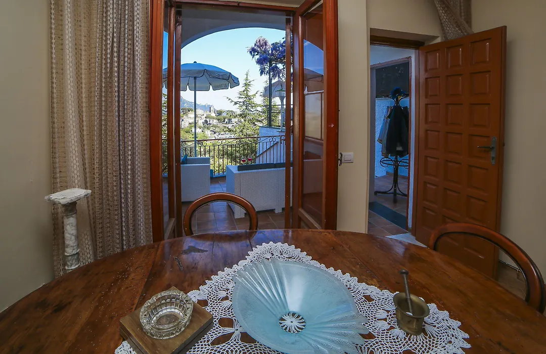 Ravello View-1