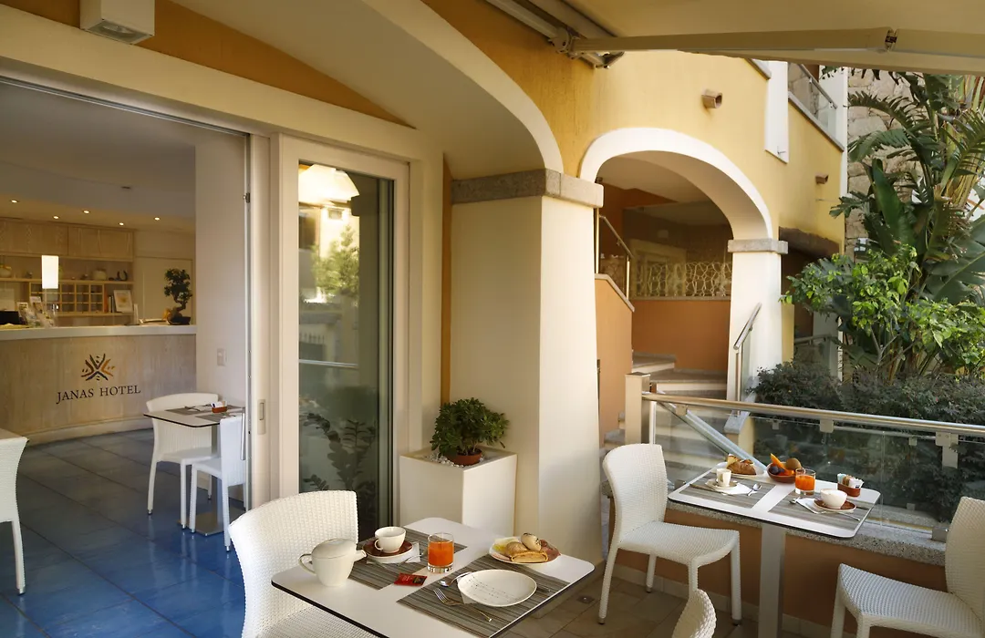 Janas Hotel-1