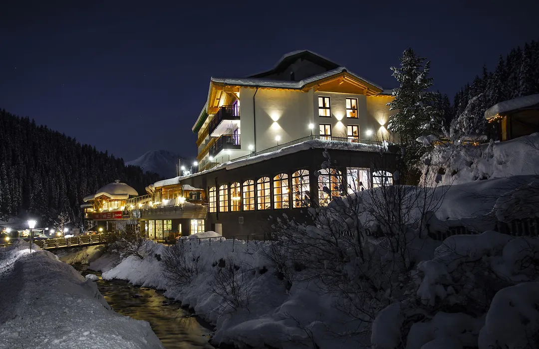 Berghotel Hochfuegen-1