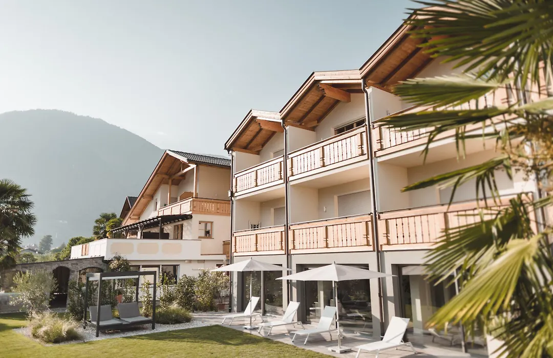 Hotel Tiefenbrunn Gardensuites & Breakfast-1