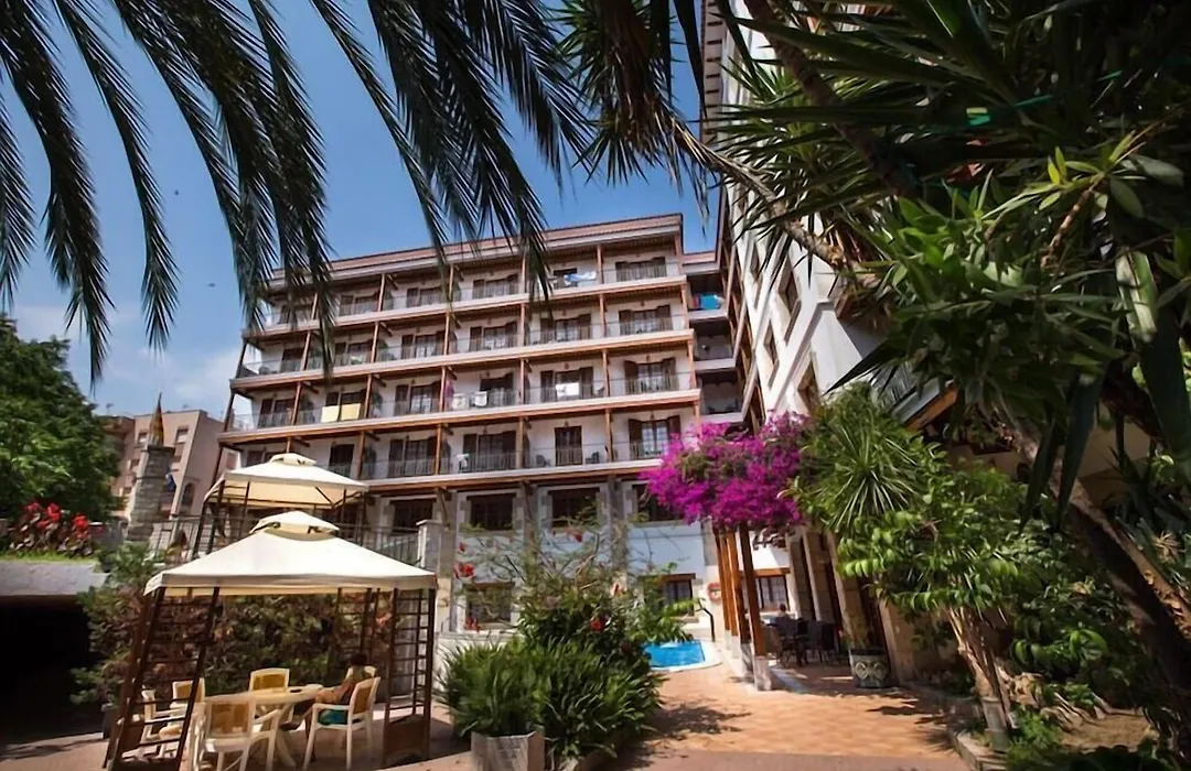 Hotel La Carolina-1