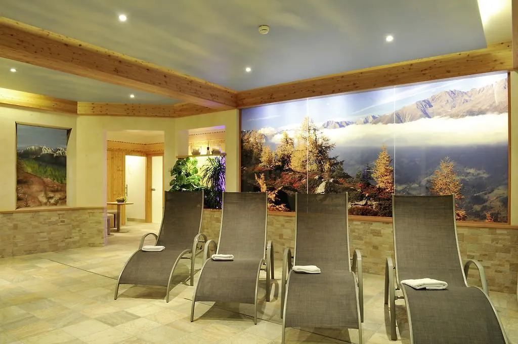 Familienhotel Moos-Alm-1