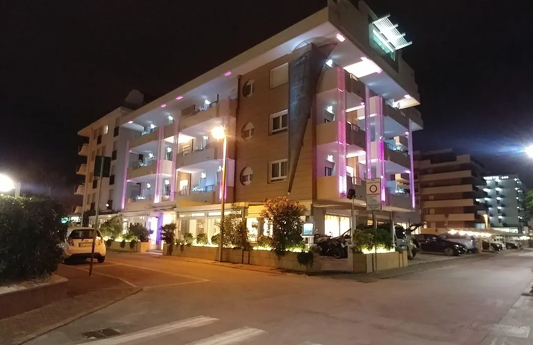 Hotel Record-1