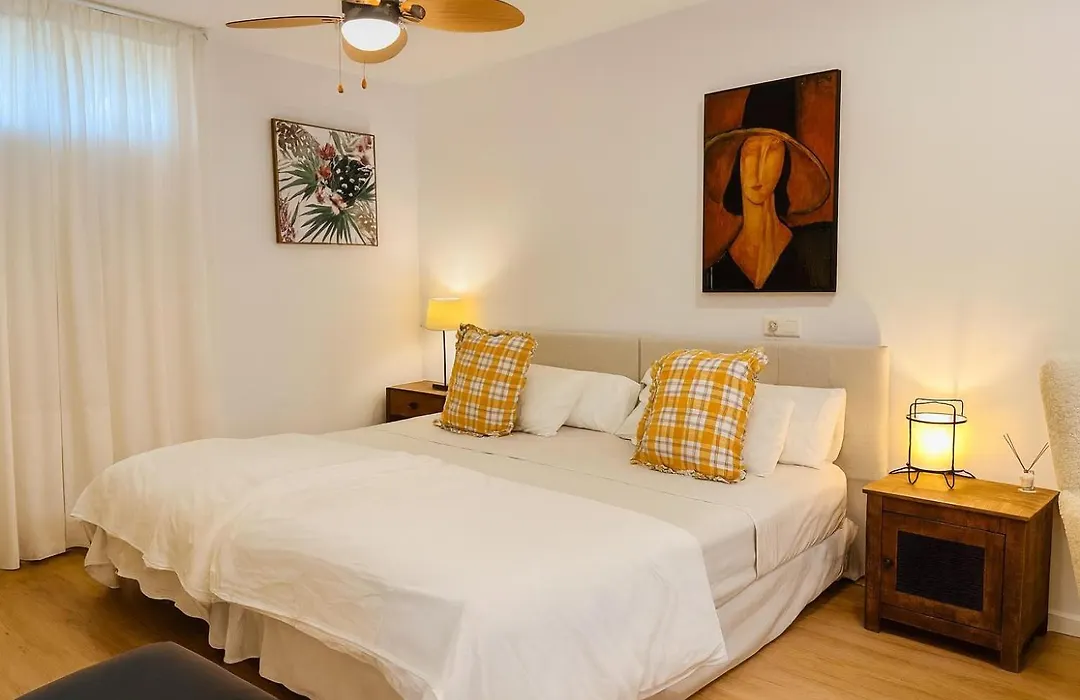 At Home In Malaga Stay & Solo Travellers-1