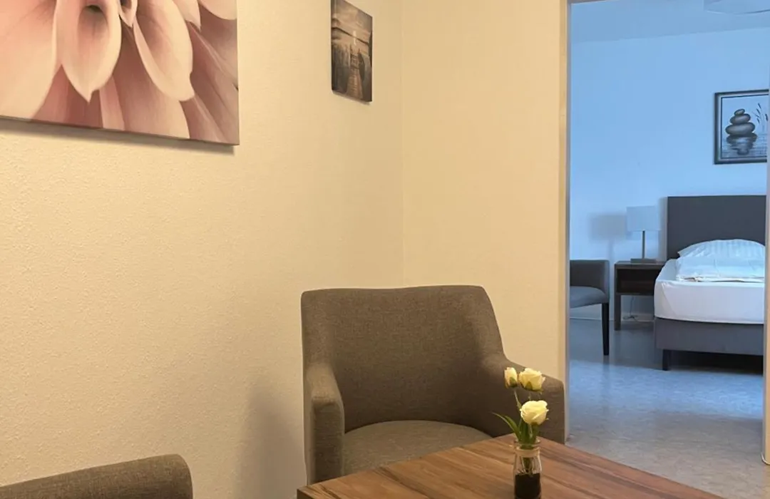 Hotel Kronprinz Garni-1