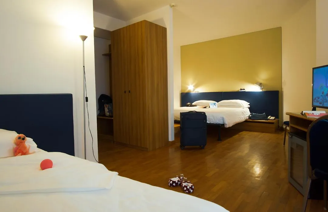 Mistral2 Hotel-1
