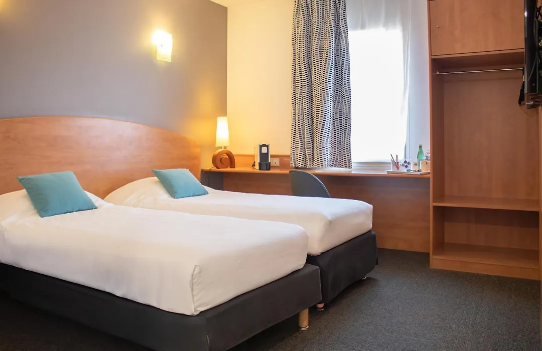 Brit Hotel Bressuire-1