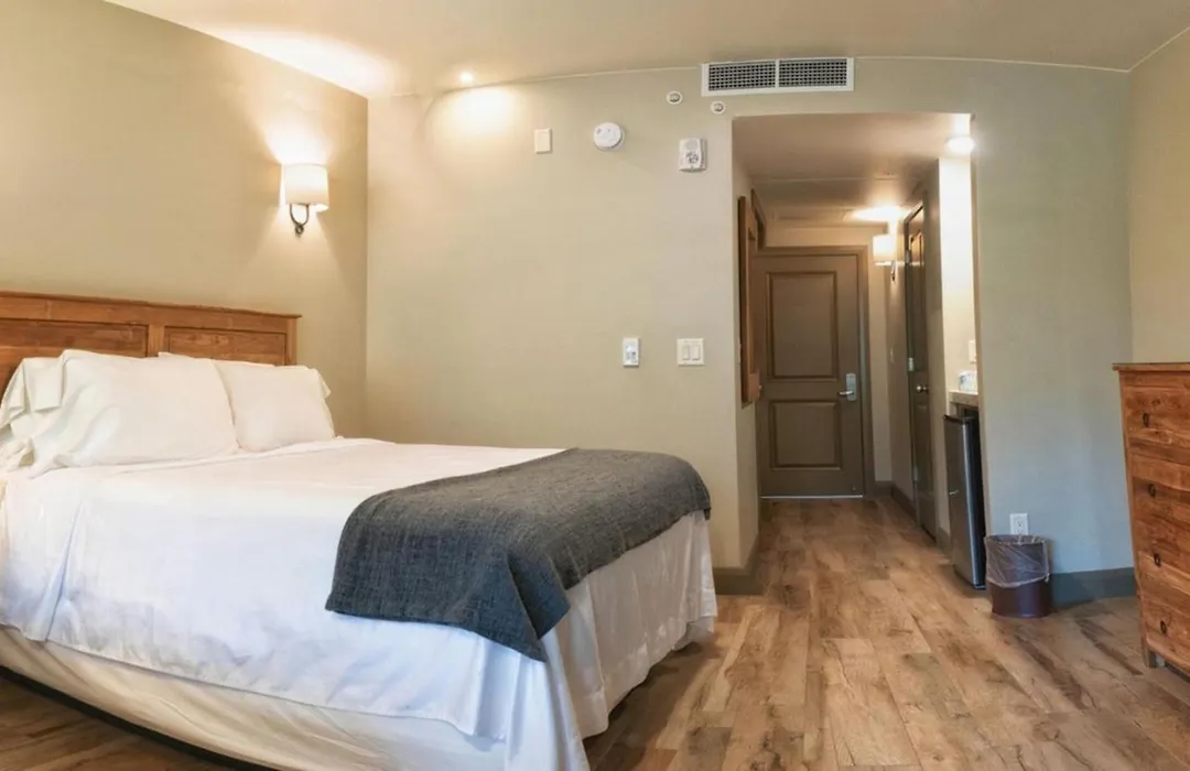 Driftwood Lodge-1