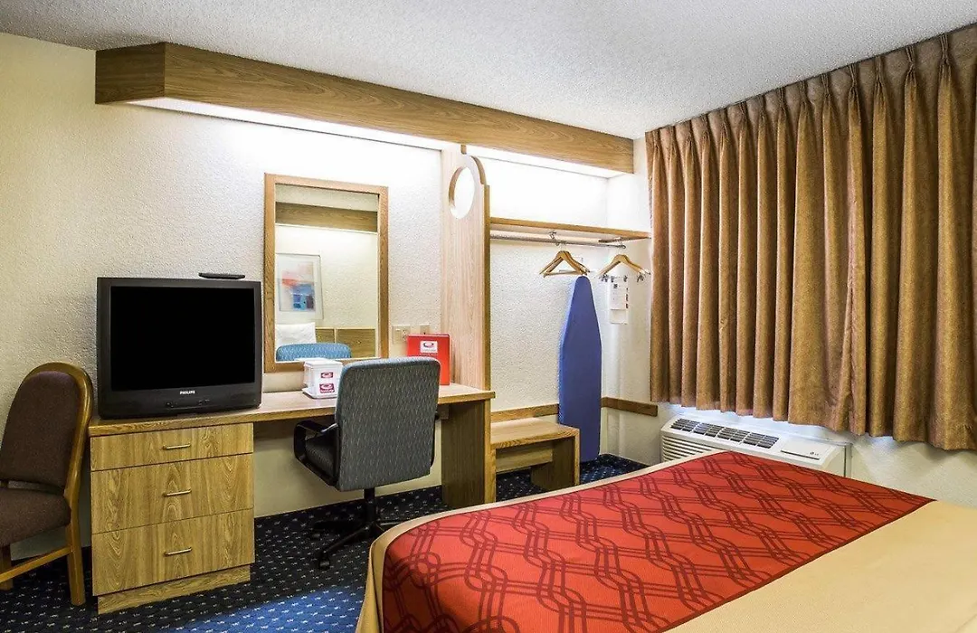 Econo Lodge Denver International Airport-1