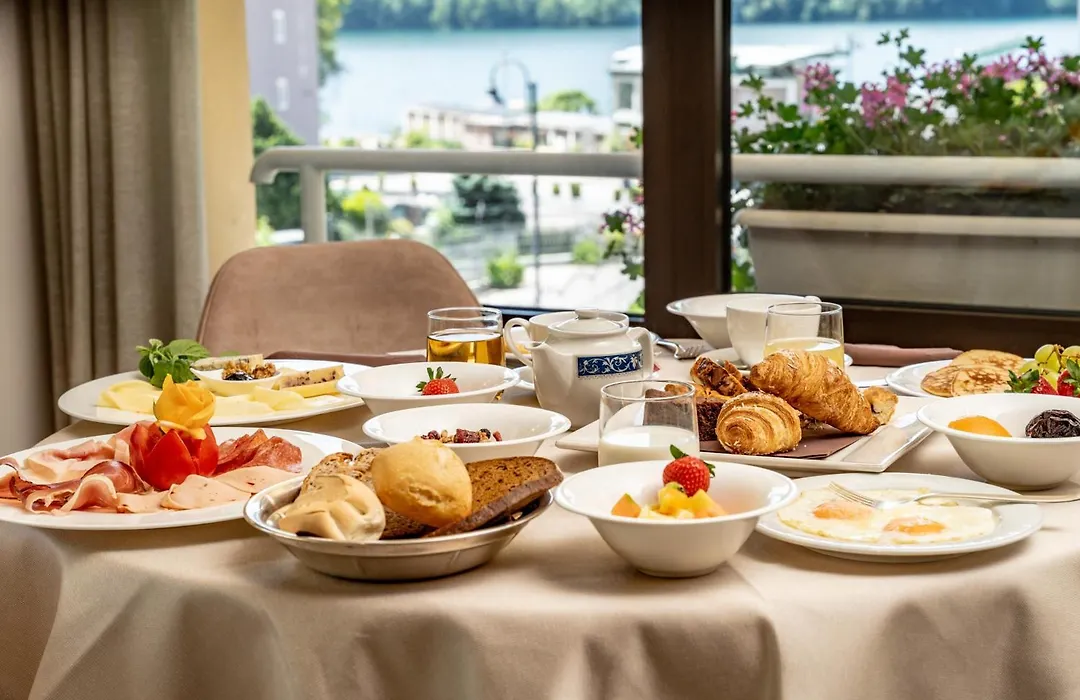 Hotel Ambassador-1