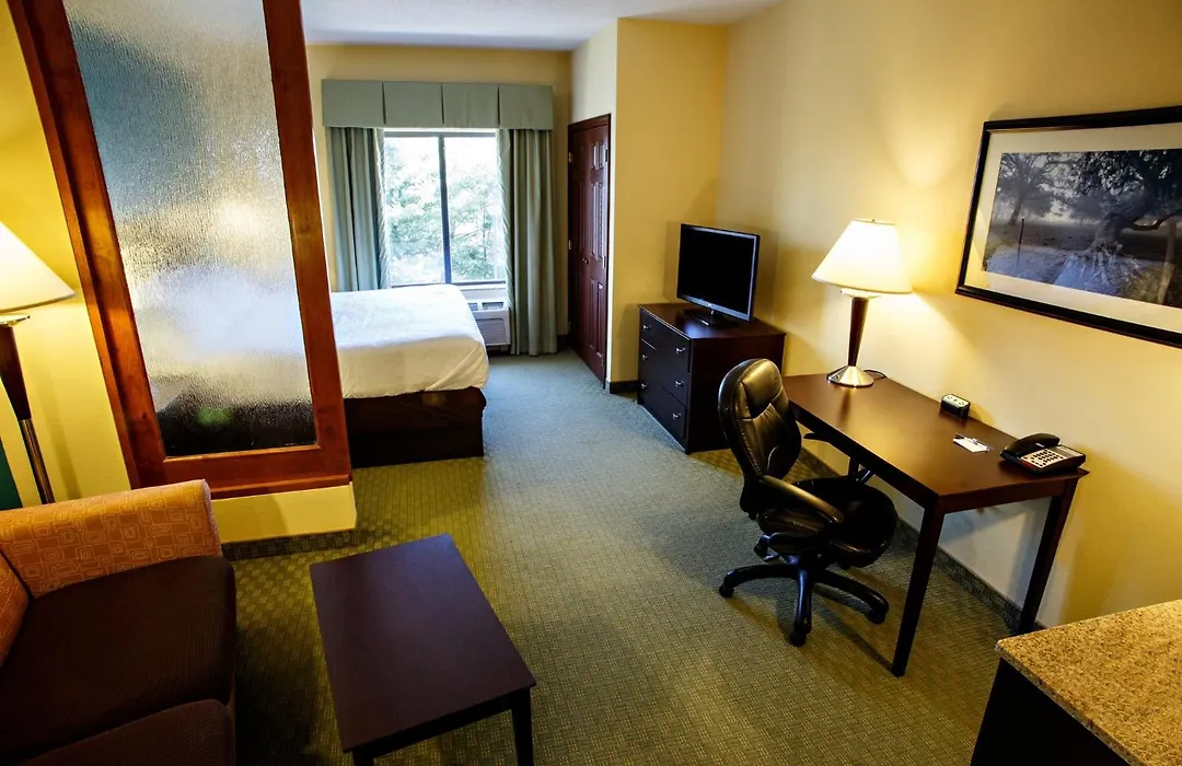 Holiday Inn Express & Suites Harrisburg West-1