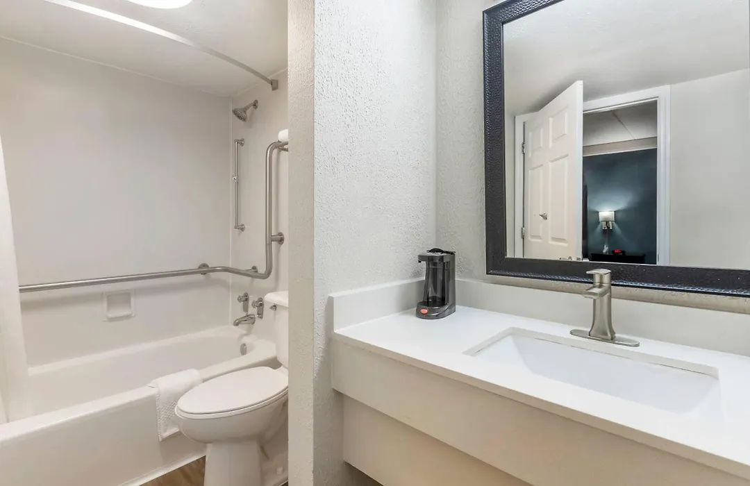 Quality Inn & Suites North Charleston - Ashley Phosphate-1