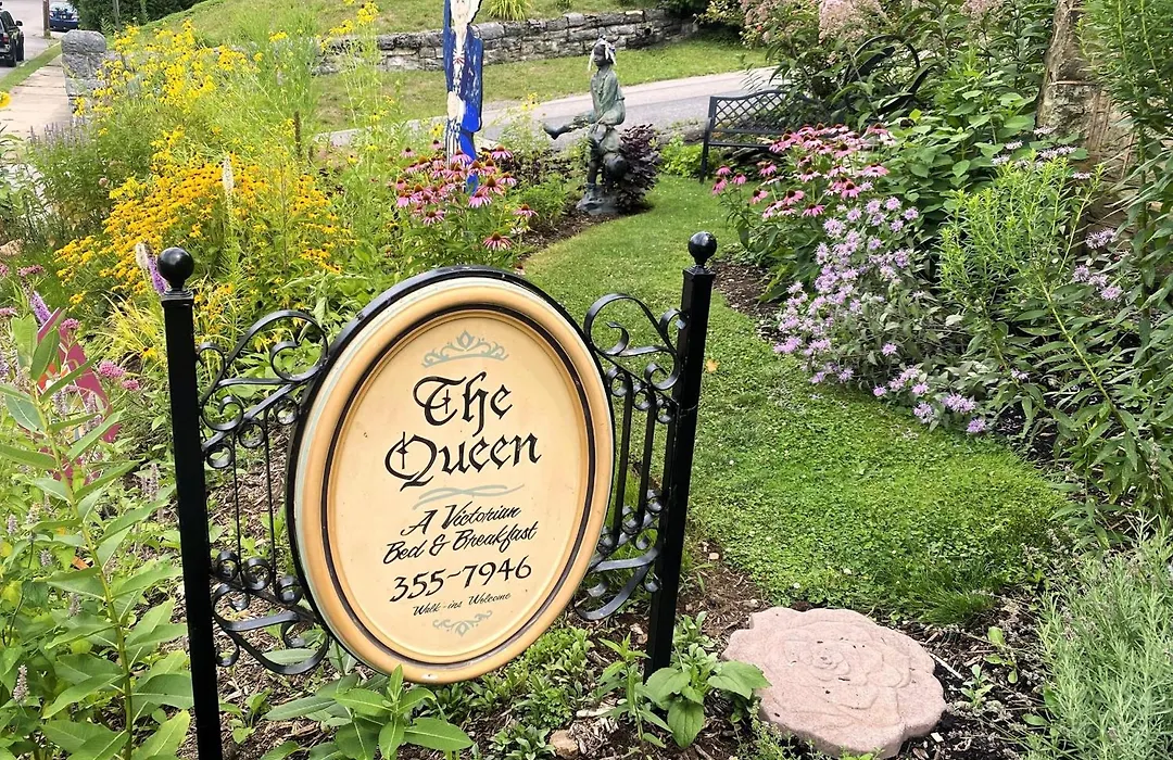The Queen, A Victorian Bed & Breakfast-1