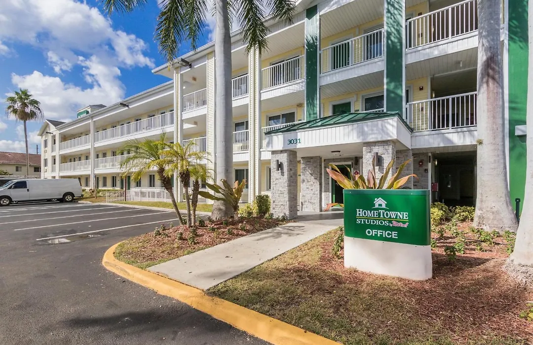 Hometowne Studios By Red Roof Fort Lauderdale-1