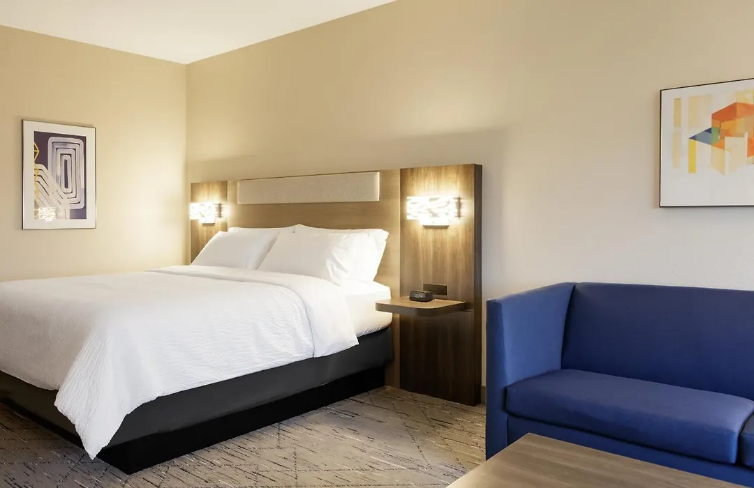Holiday Inn Express & Suites Austin South By Ihg-1