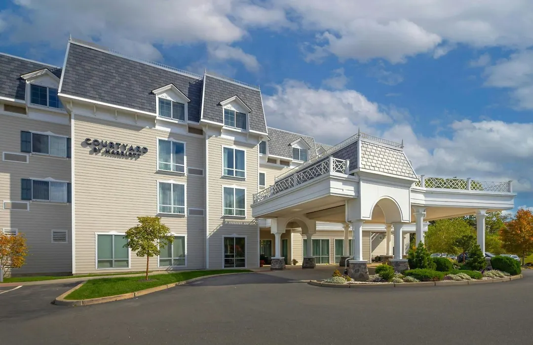 Courtyard By Marriott Lenox Berkshires-1