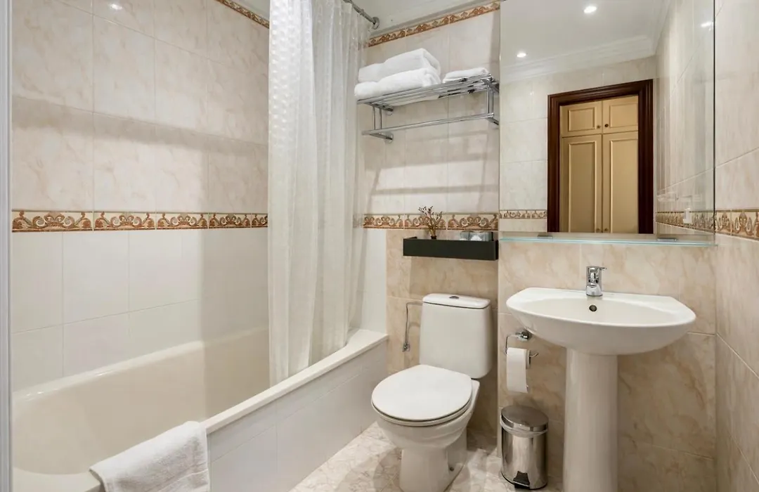 Cuatro Caminos Rooms-1